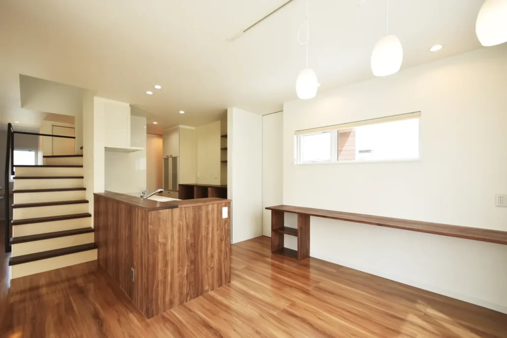白を基調にした住まいのダイニング